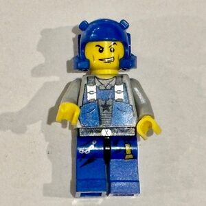 LEGO Power Miners with hat Miner with grey sleeves found in Titanium Command Rig